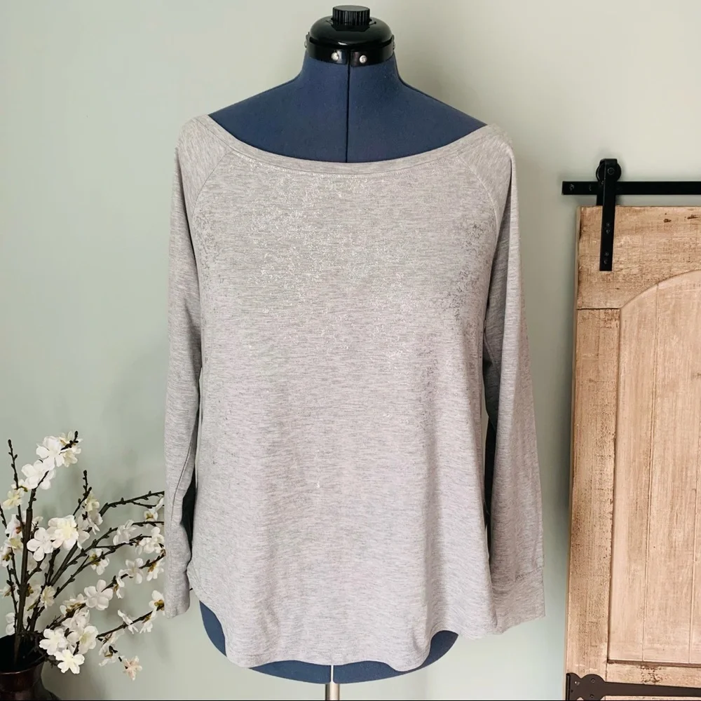 Torrid Off Shoulder Foil Front Sweatshirt Size 00X - Picture 5 of 8